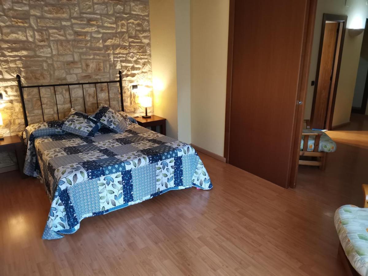 Hostal Del Senglar Espluga de Francolí Kültér fotó
