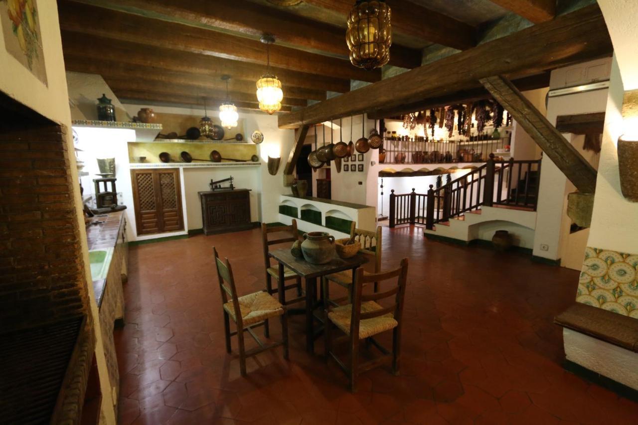 Hostal Del Senglar Espluga de Francolí Kültér fotó